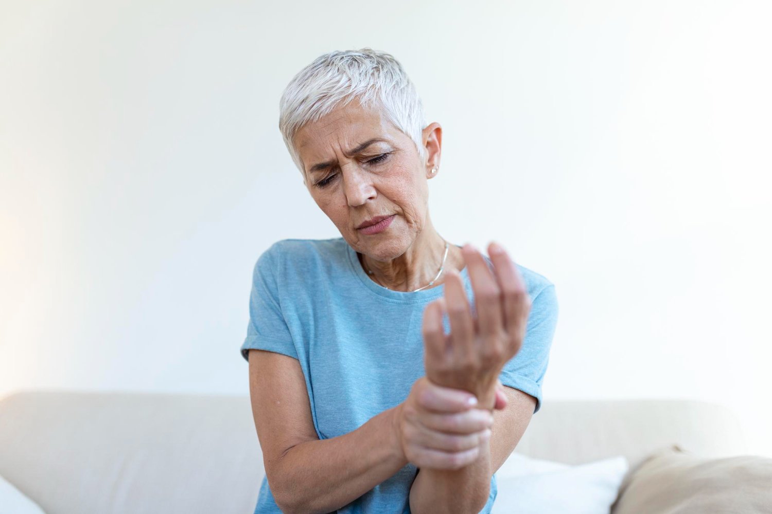 Cómo prevenir y tratar los dolores articulares en la tercera edad